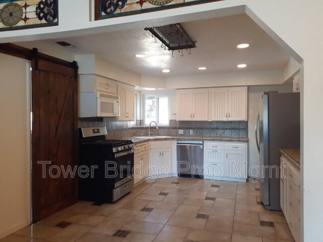 Building Photo - 2640 Watson St