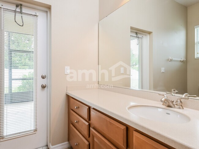 Building Photo - 5355 Rishley Run Way