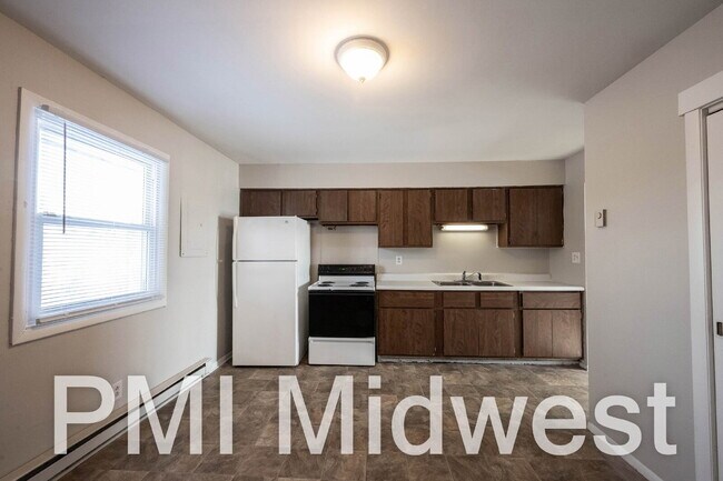 Building Photo - "Charming 2-Bedroom Retreat with 800 Sq. Ft. of Comfort in New Palestine!"