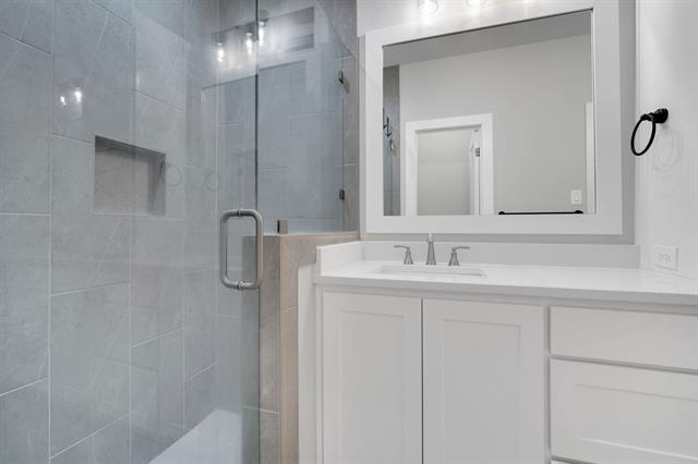 Building Photo - 510 Woodside Trl