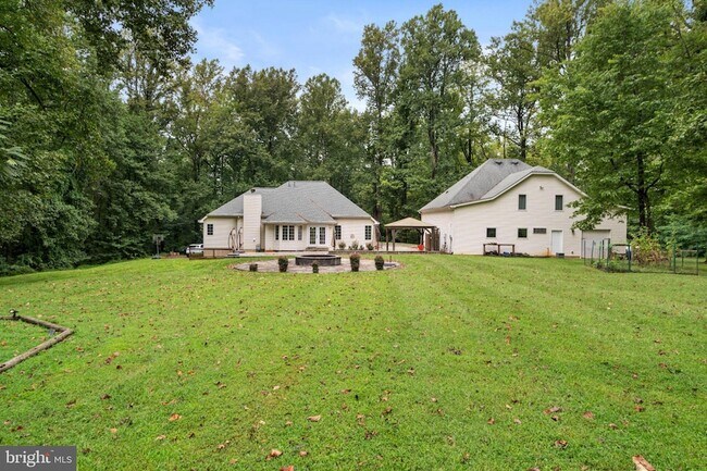 Building Photo - 41433 Red Hill Rd