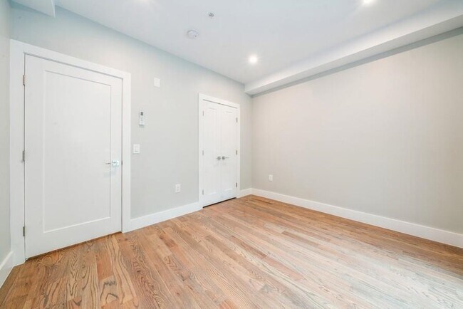Building Photo - 111 Collard St