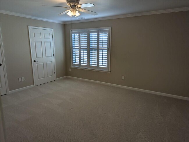 Building Photo - 4920 Hidden Meadow Dr