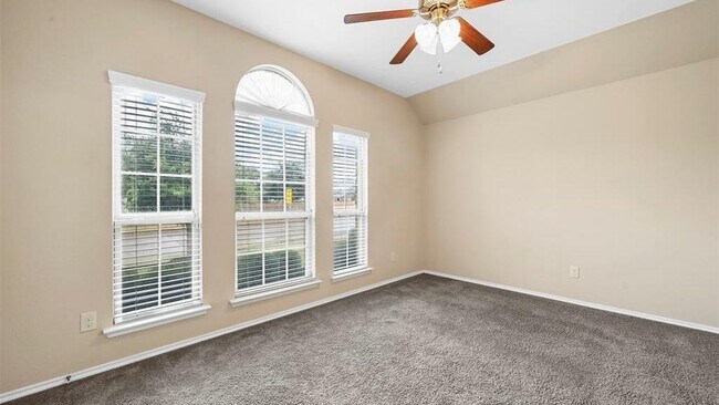 Building Photo - 2201 Liriope Ln