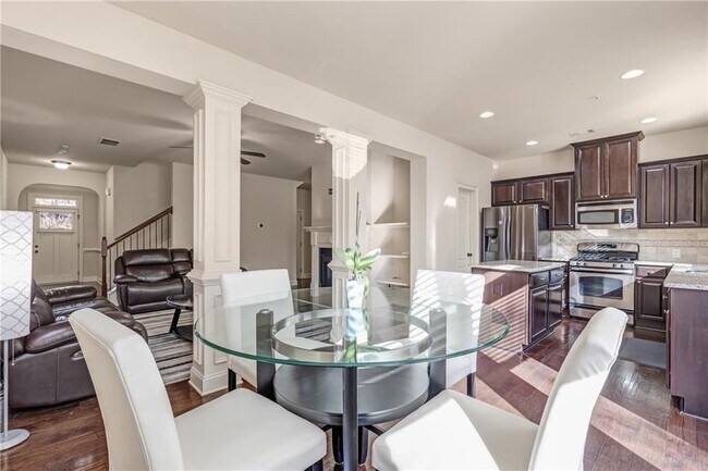 Building Photo - 2309 Oakton Pl