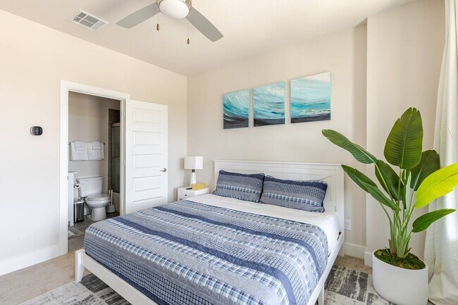 Building Photo - 810 Resort Dr
