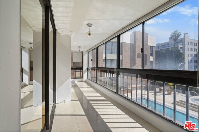 Building Photo - 4477 Wilshire Blvd