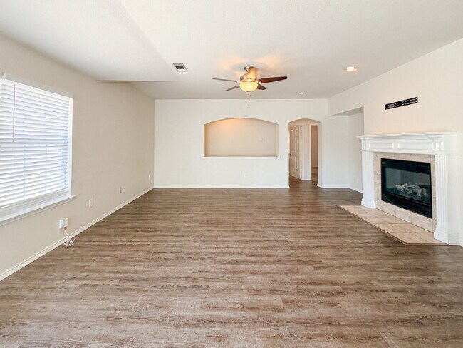 Building Photo - Charming 3-Bedroom, 2-Bath in Grand Prairie!