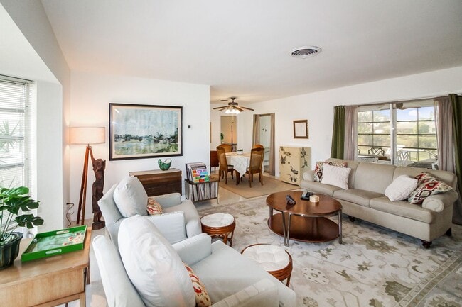 Building Photo - Venice Gardens Seasonal Home for Rent