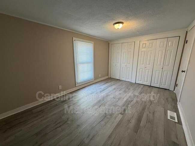 Building Photo - 510 Ridgecrest Dr