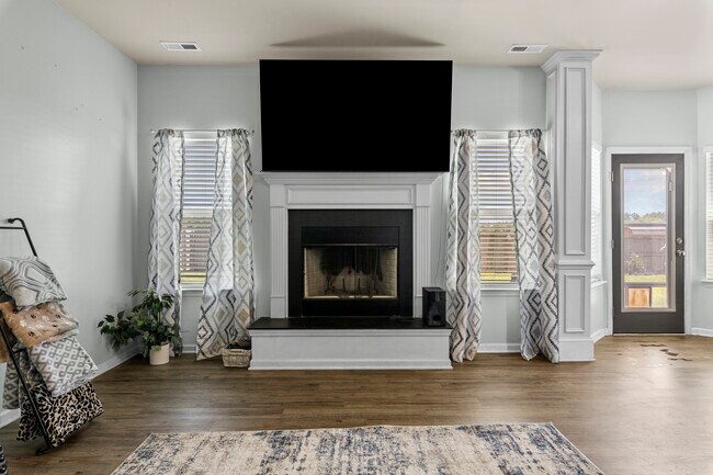 Building Photo - Raeford home
