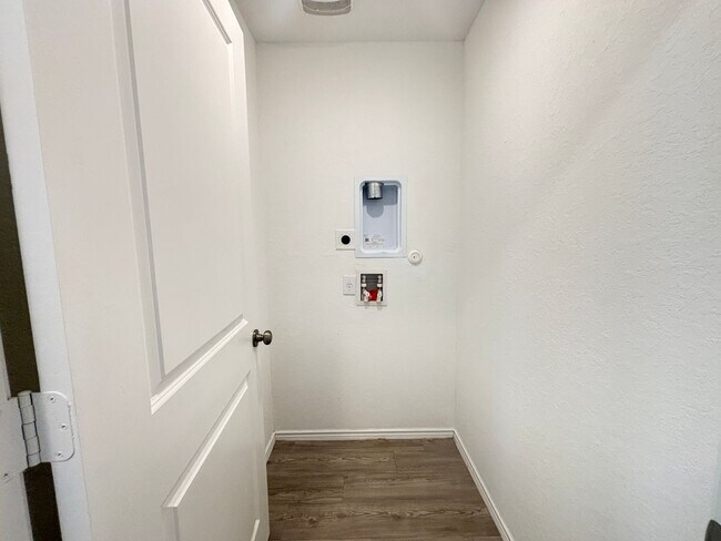 Building Photo - Charming Single-Story Home in Amenity-Rich Silos Community