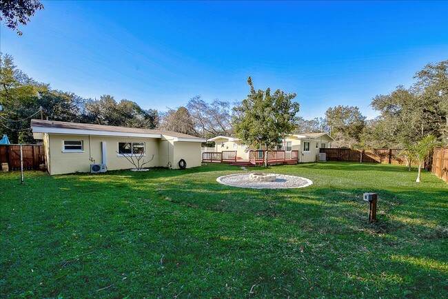 Building Photo - 1701 E Henry Ave