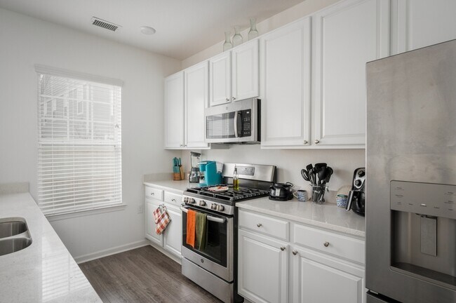 Building Photo - 2040 Canning Pl