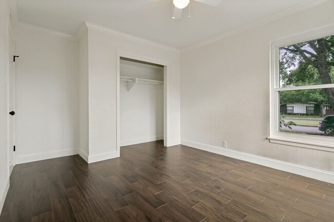 Building Photo - RENOVATED 2-BEDROOM HOME IN EAST TERRELL HILLS