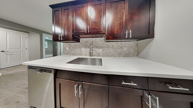 Building Photo - 1105 S Woodlawn St