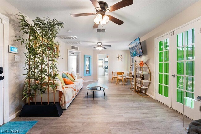 Building Photo - 1021 Griffith Ave