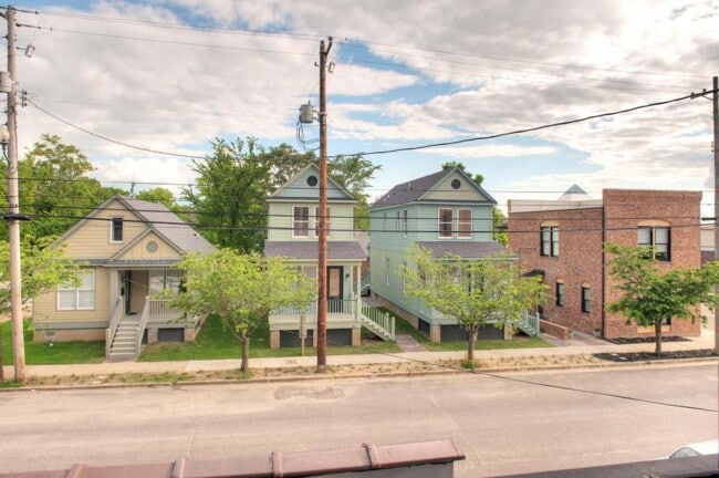 Building Photo - 183 Looney