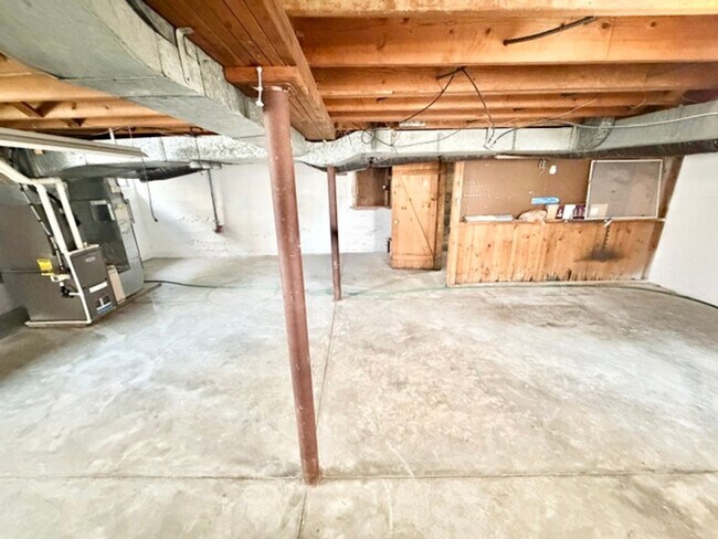 Building Photo - 2414 Brighton Dr