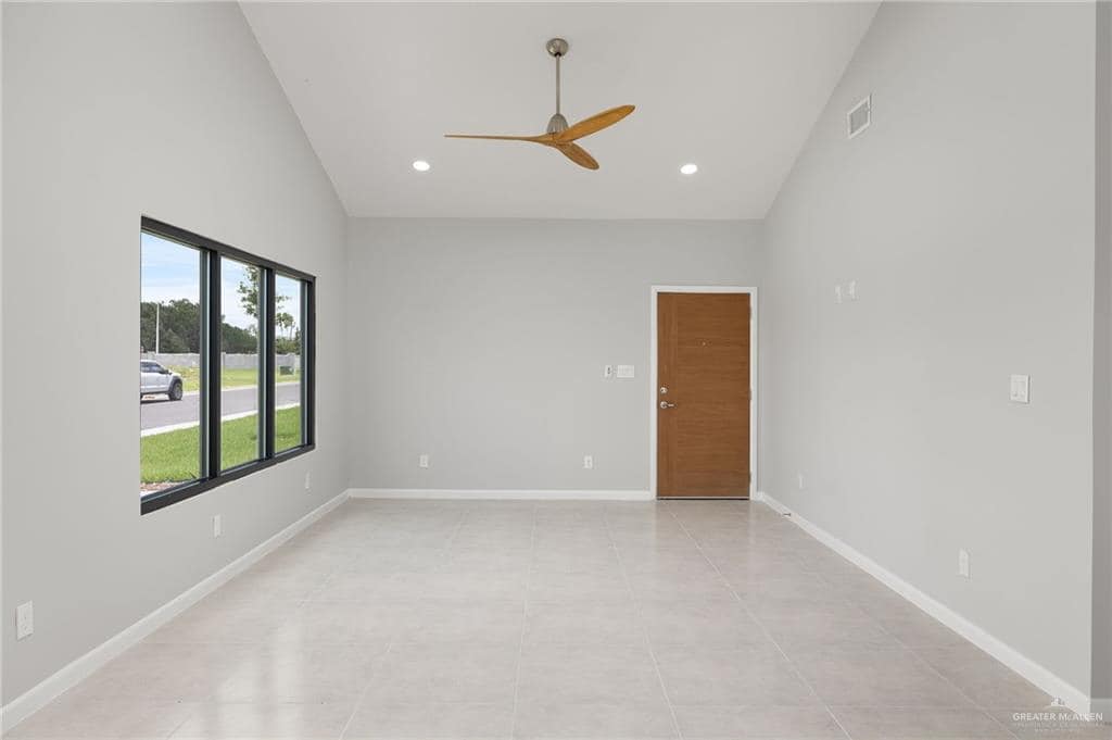 Building Photo - 2509 Woodpecker Rd