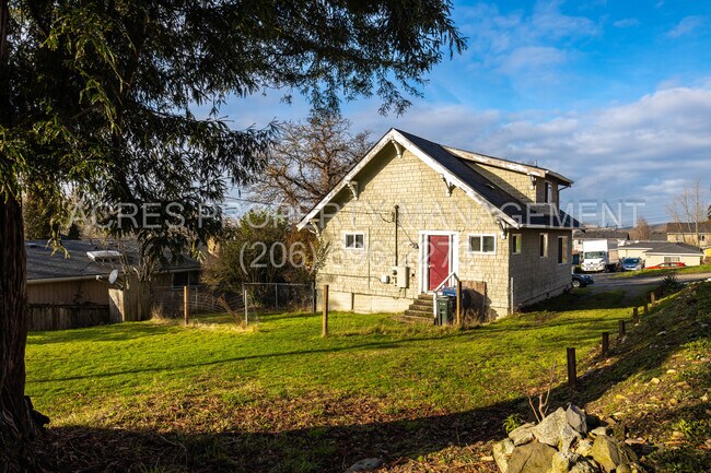 Building Photo - 2034 E 34th St