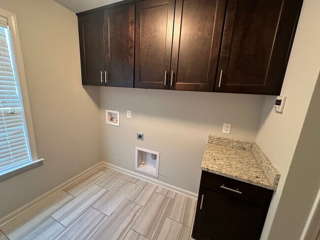Building Photo - Beautiful Pike Road Home in Woodland Creek
