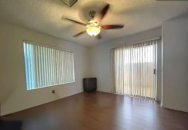 Building Photo - 2045 S 14th Ave