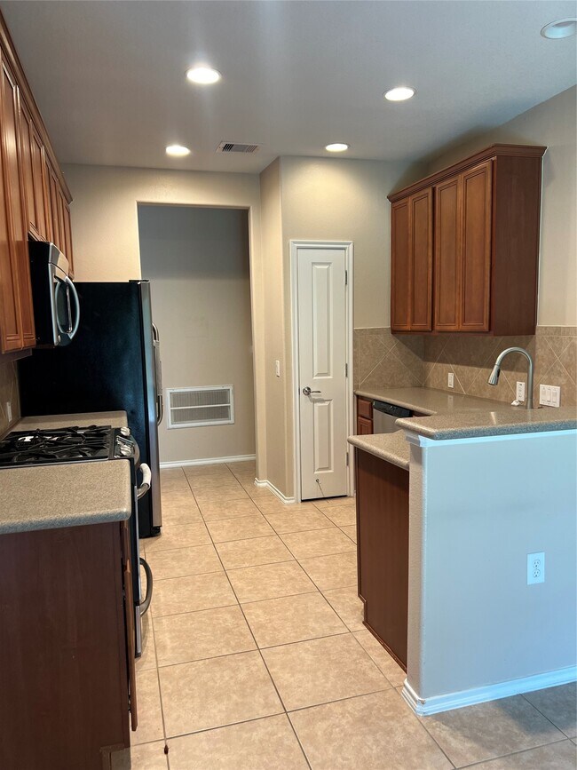 Building Photo - 13600 Breton Ridge St
