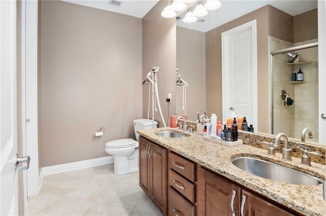 Building Photo - 1101 Walnut St