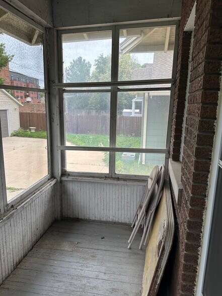 Back porch 1 - 524 W Shore Dr