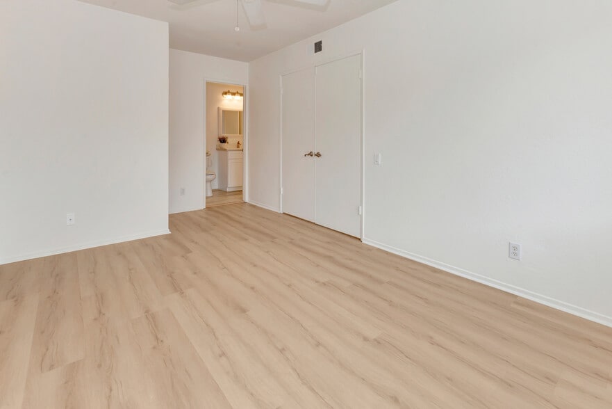 Building Photo - 22974 Via Nuez