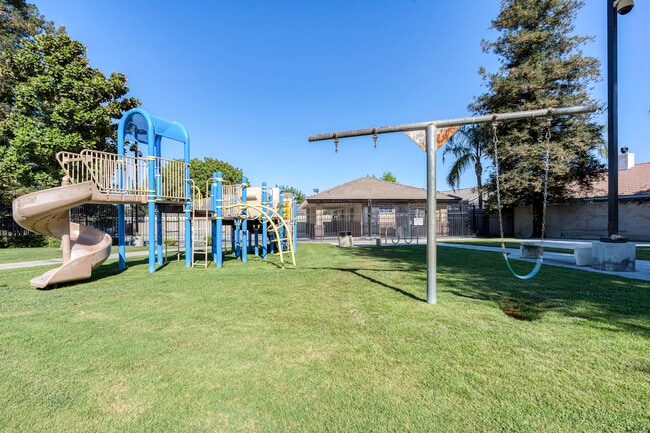 Building Photo - 5001 Rogue Water Ct
