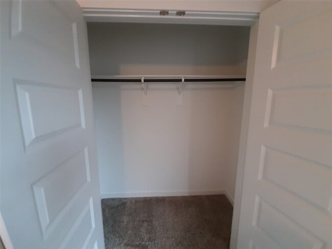 Building Photo - 9784 Grosbeak Ln