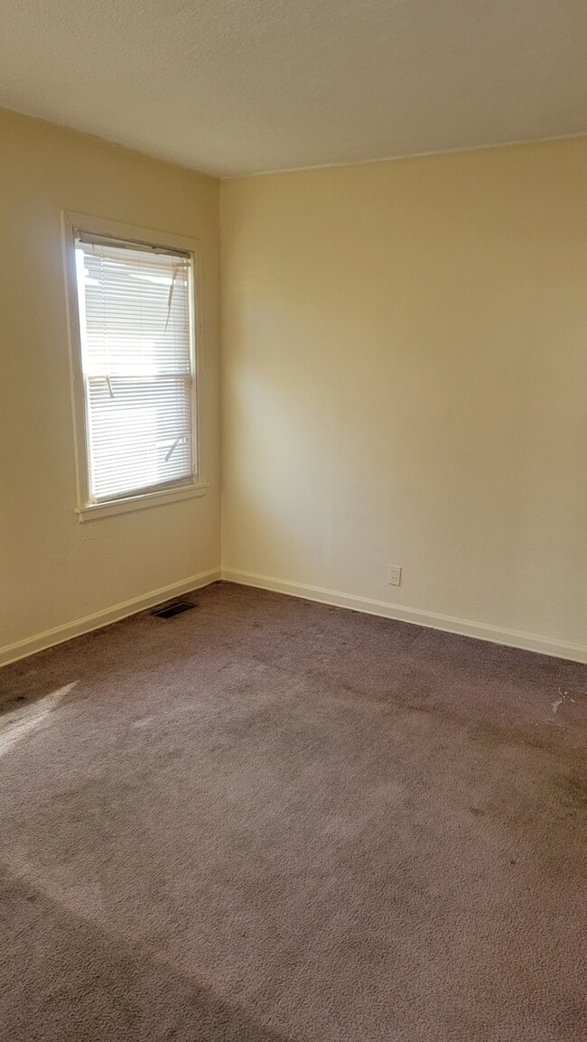 Building Photo - 907 Cheyenne St