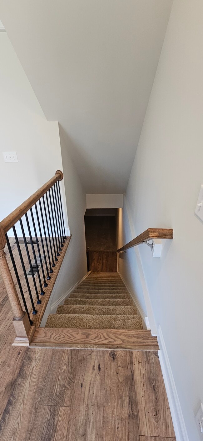 Building Photo - 1240 Ainsworth Alley