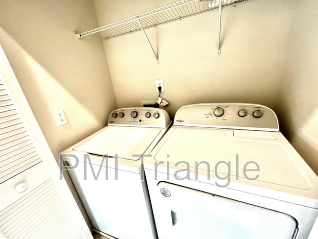 Building Photo - 321 Poplar Leaf Way