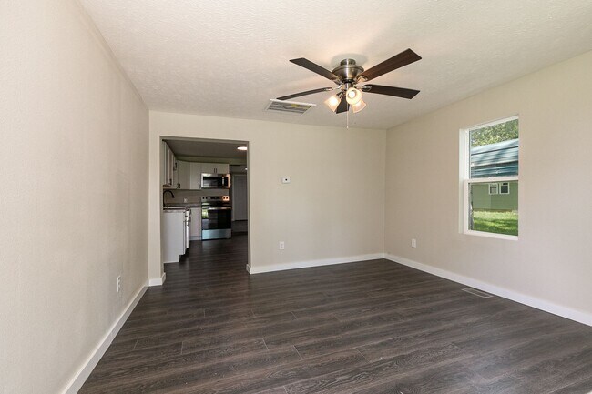 Building Photo - REMODELED 2 Bedroom | 2 Bathroom HOME -- 1...