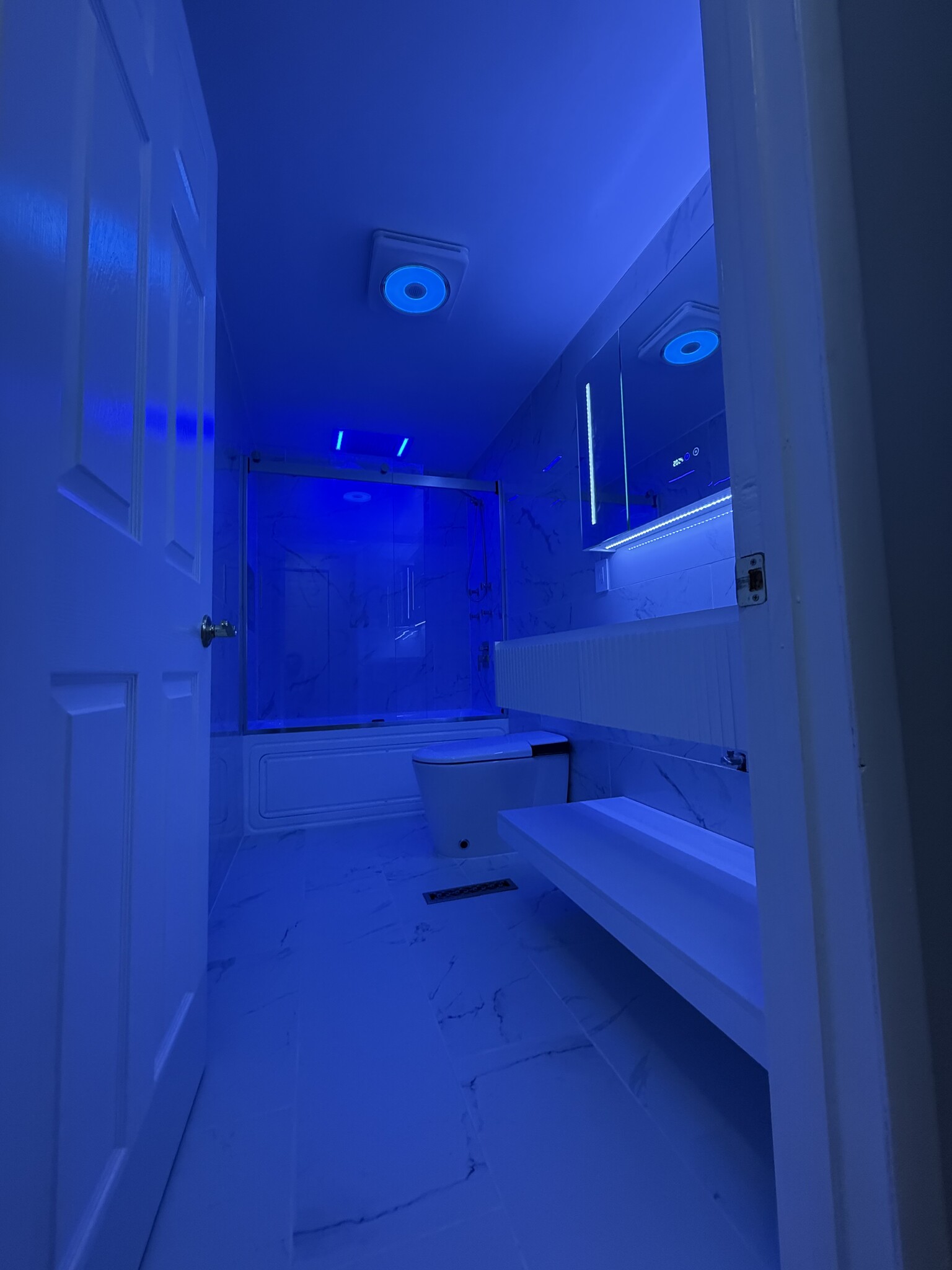 Full Bathroom - 8357 Redwing Dr