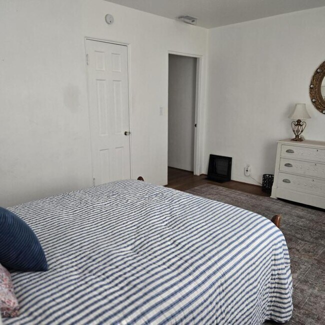 Building Photo - 901 A Ave