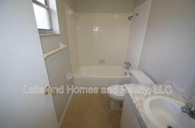 Building Photo - 117 Leelon Rd