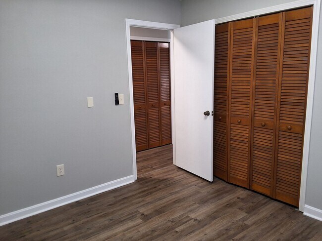 Building Photo - 1800 Preston St