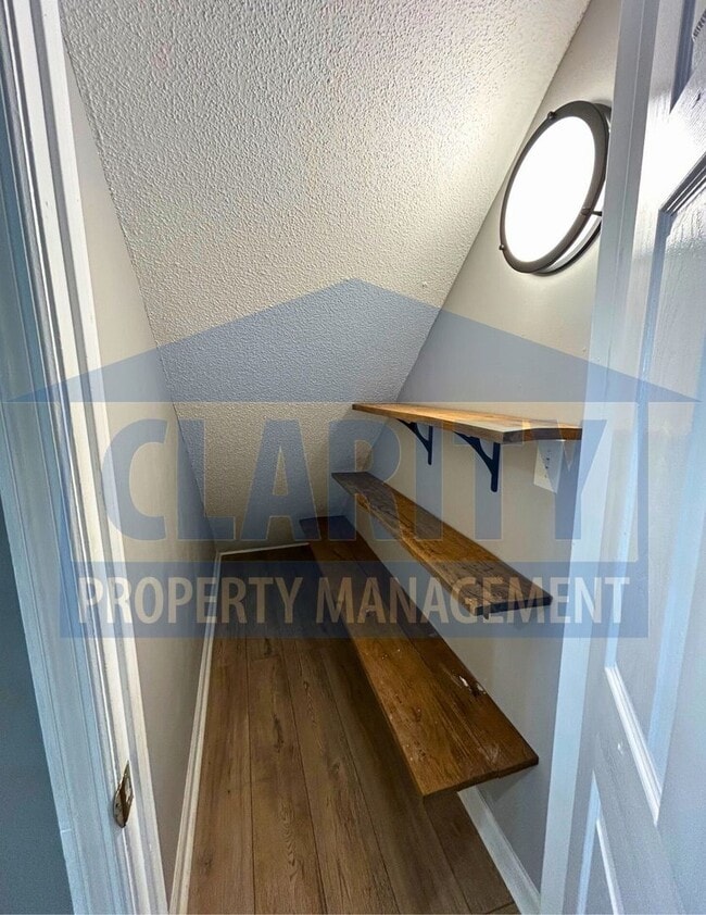 Building Photo - Three bedroom home in a quiet neighborhood!