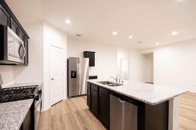 Building Photo - 14914 Timber Pnes Dr