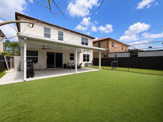 Building Photo - 25061 SW 118 Ct