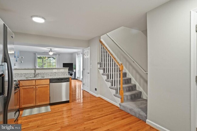 Building Photo - 1401 N Van Dorn St