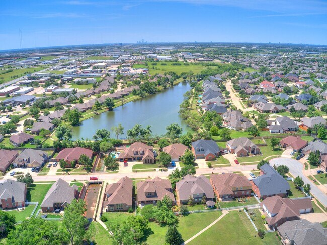 Building Photo - Large 4-Bedroom Home in Edmond Schools