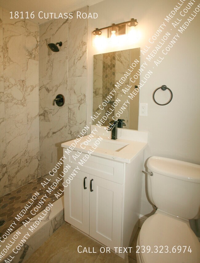 Building Photo - Fort Myers Beach Sailboat Access Home in t...