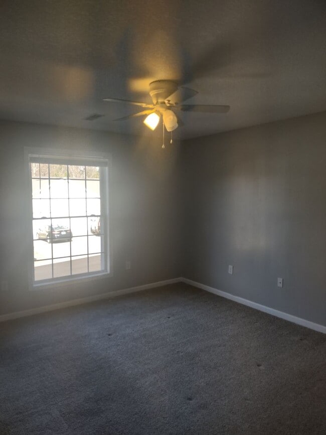 Building Photo - Corner Tri~Plex Benton KY 3 Bed 2.5 Bathrooms