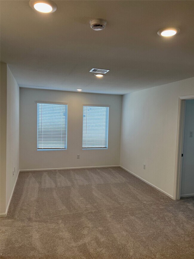 Building Photo - 7419 Bartoncliff Dr