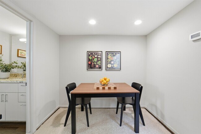 Building Photo - 2310 Steel St